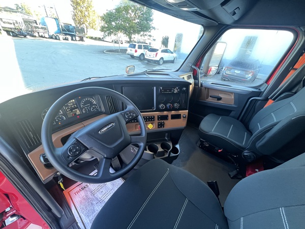 FREIGHTLINER CASCADIA 126SLP 2020