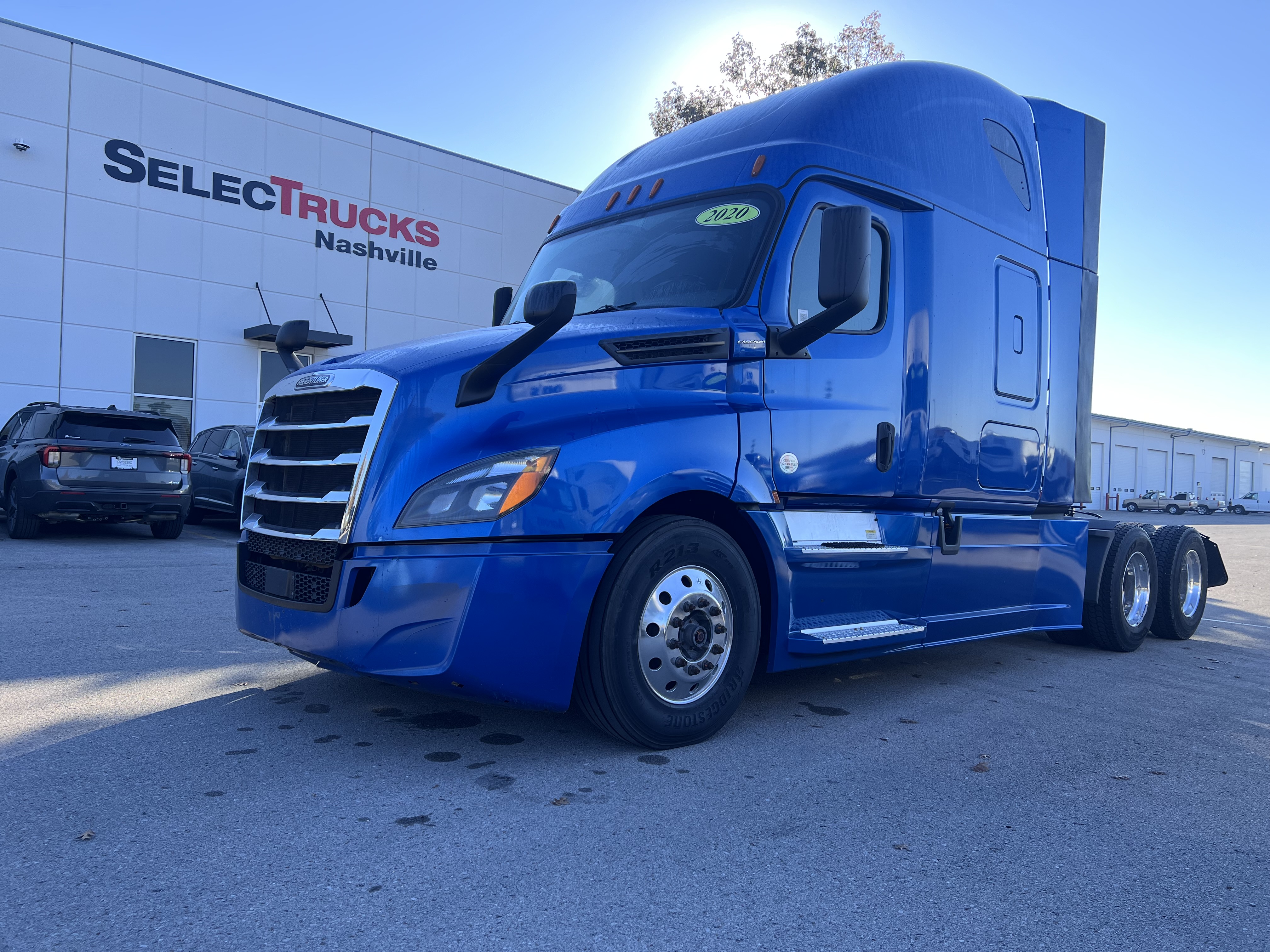 2020 FREIGHTLINER CASCADIA 126SLP - image 1