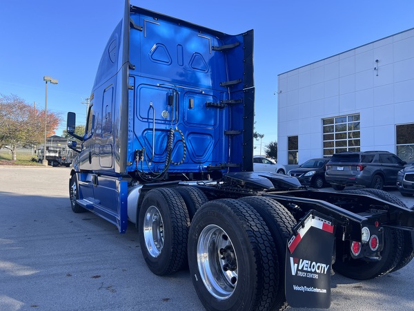 FREIGHTLINER CASCADIA 126SLP 2020