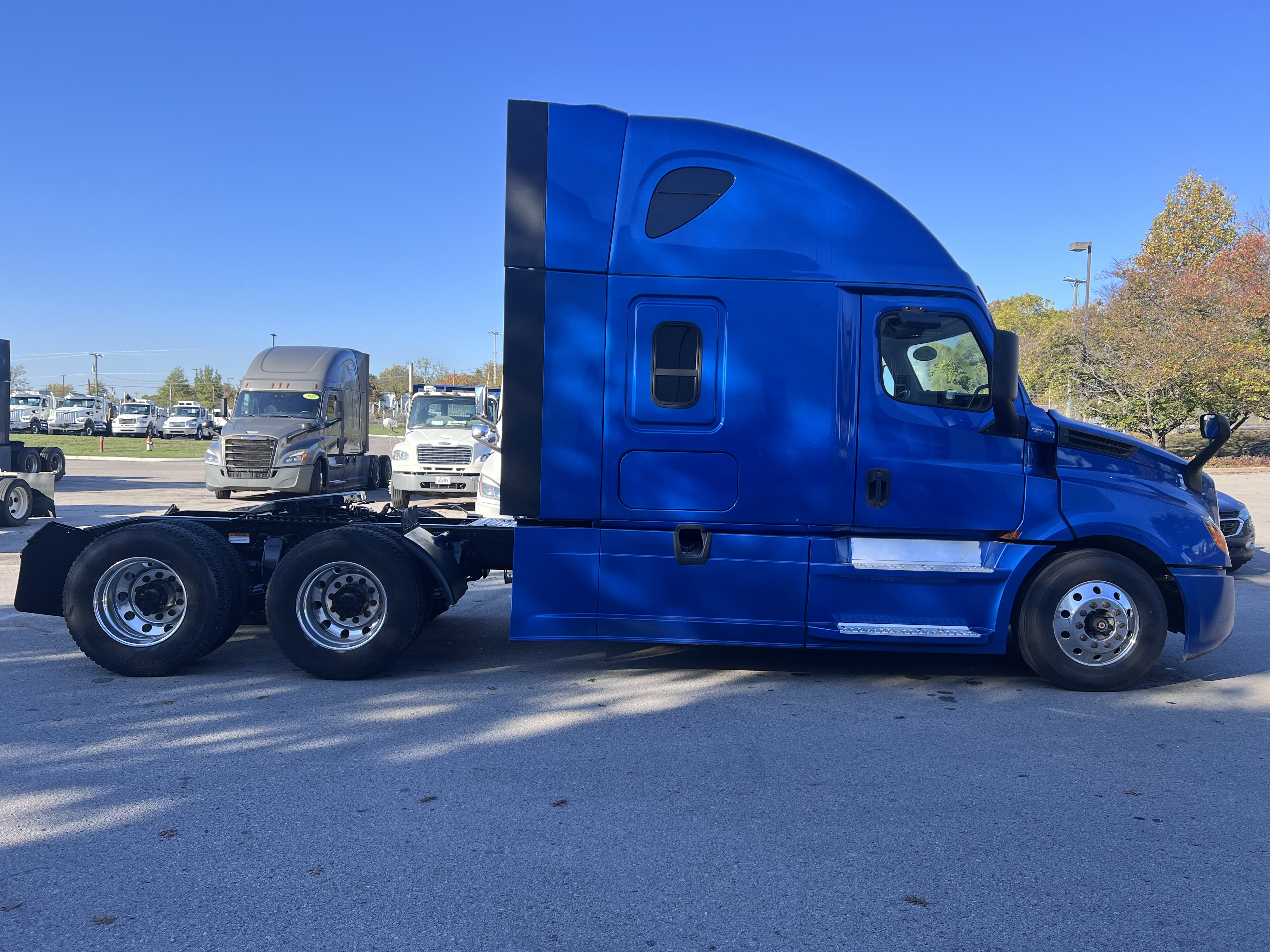 2020 FREIGHTLINER CASCADIA 126SLP - image 7