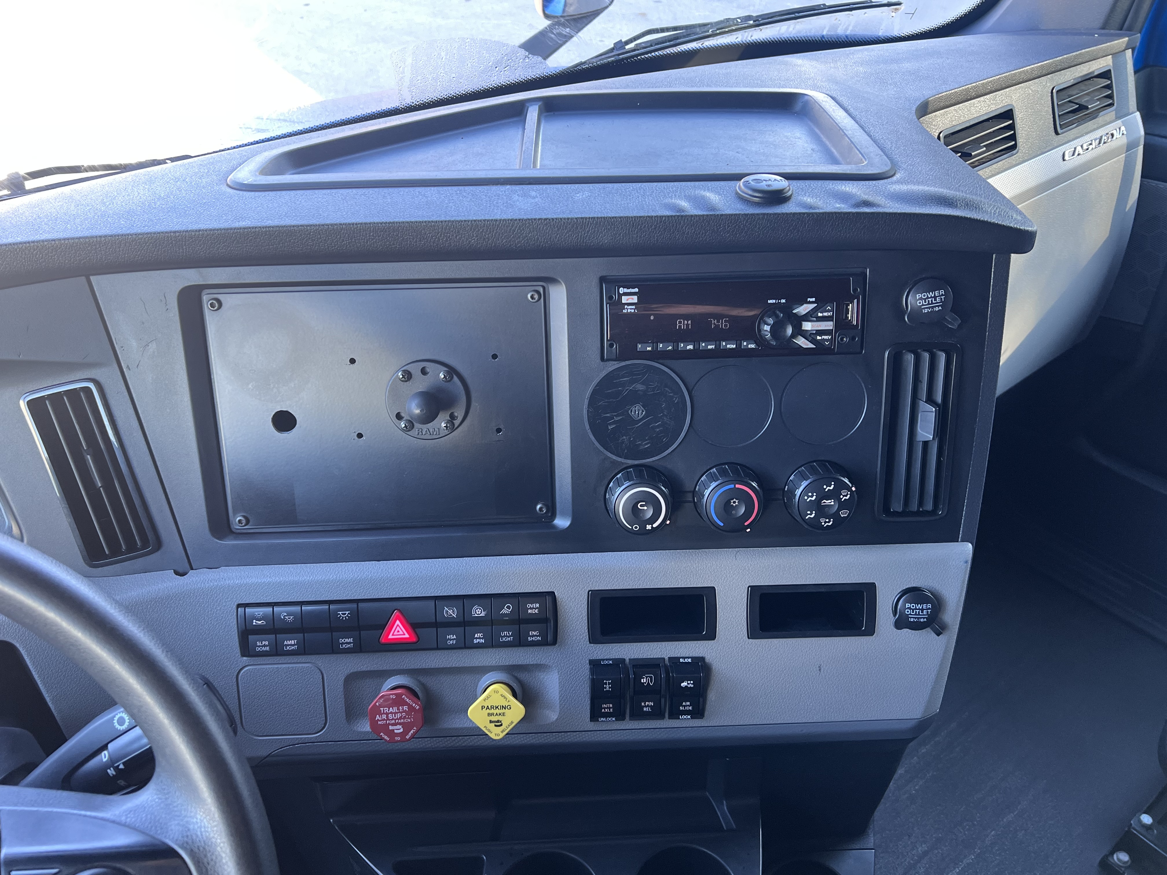 2020 FREIGHTLINER CASCADIA 126SLP - image 19