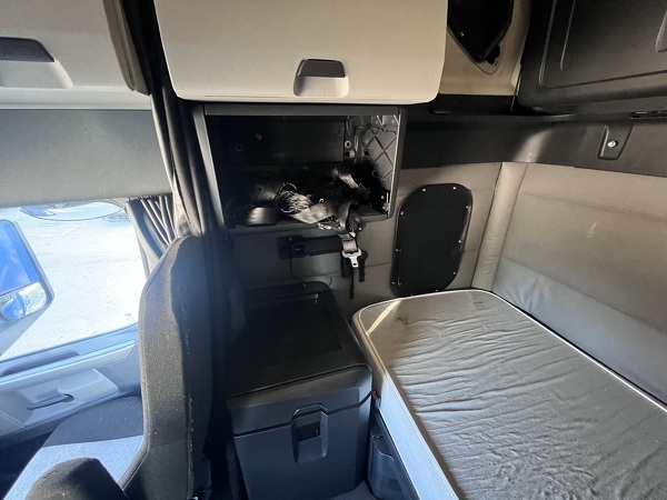 FREIGHTLINER CASCADIA 126SLP 2020