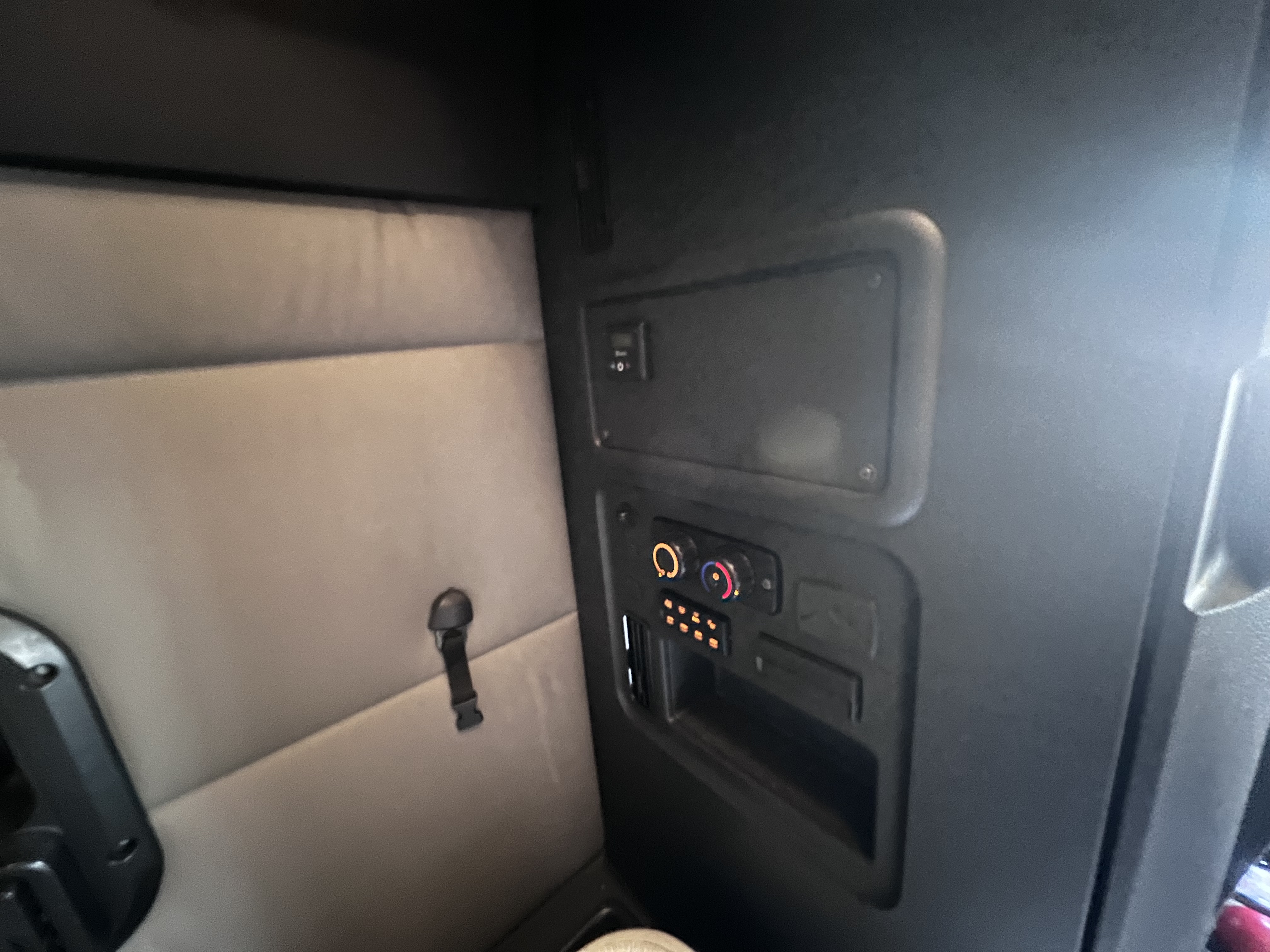 2020 FREIGHTLINER CASCADIA 126SLP - image 23