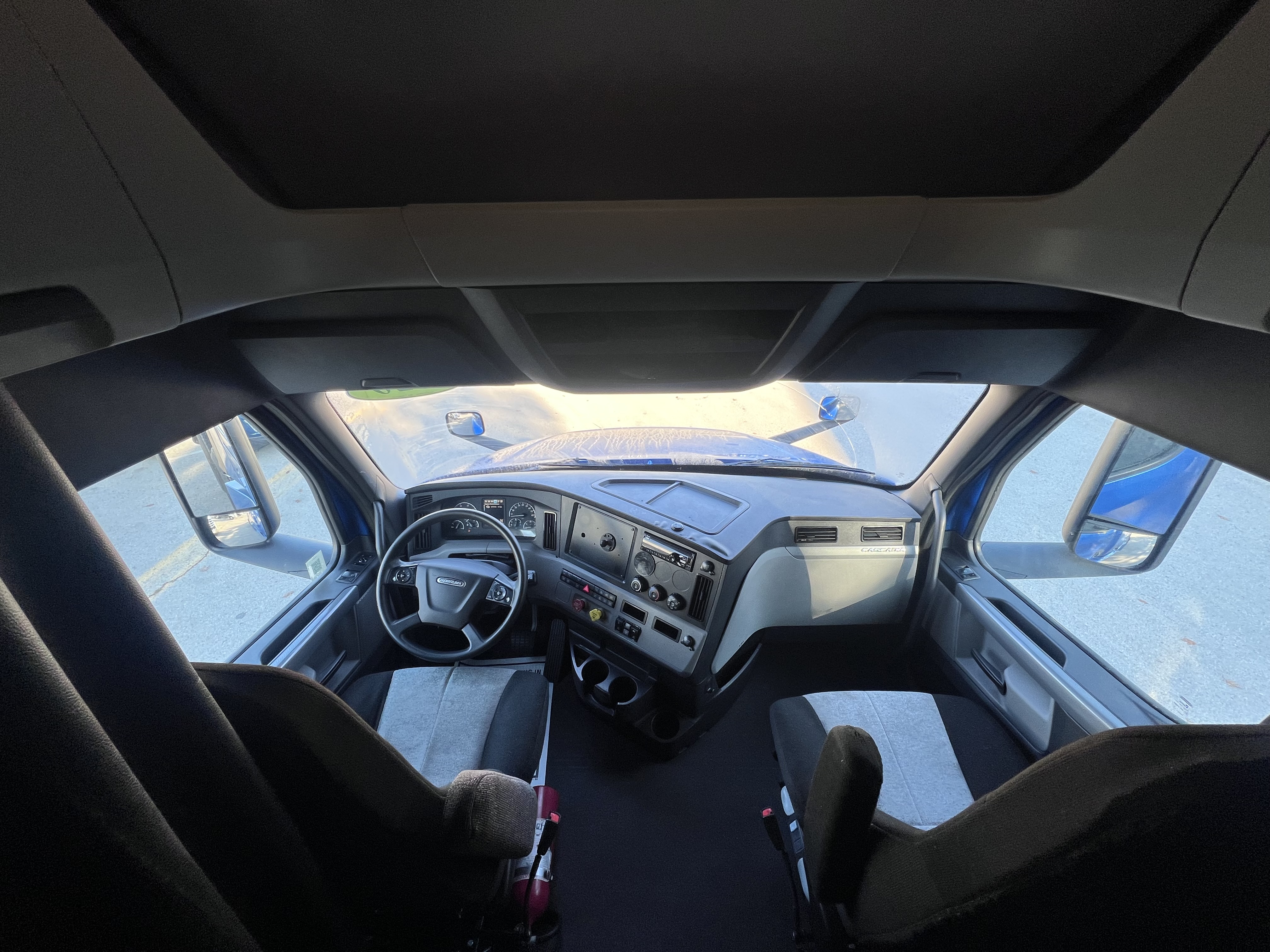 2020 FREIGHTLINER CASCADIA 126SLP - image 24