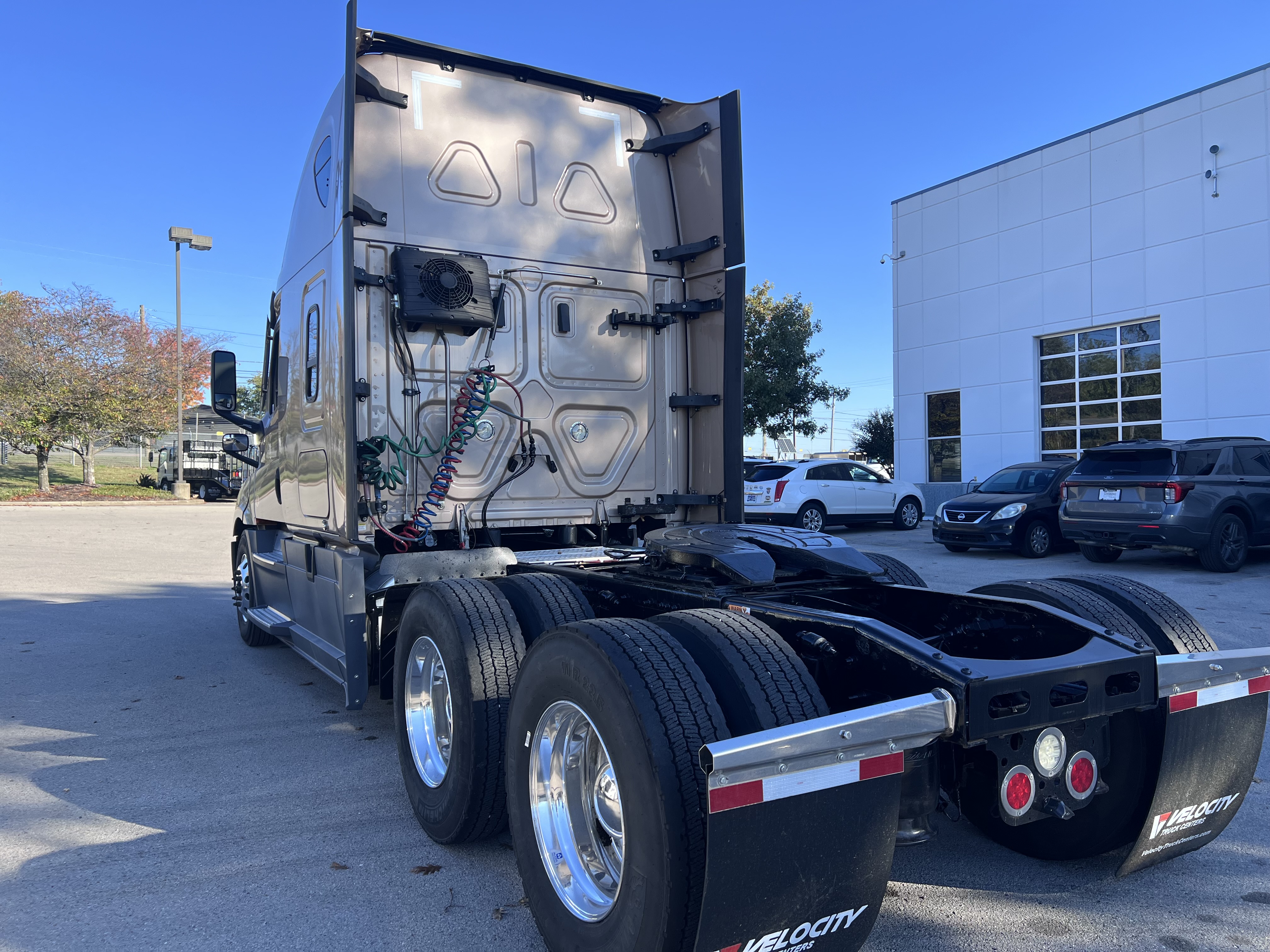 2021 FREIGHTLINER CASCADIA 126SLP - image 5