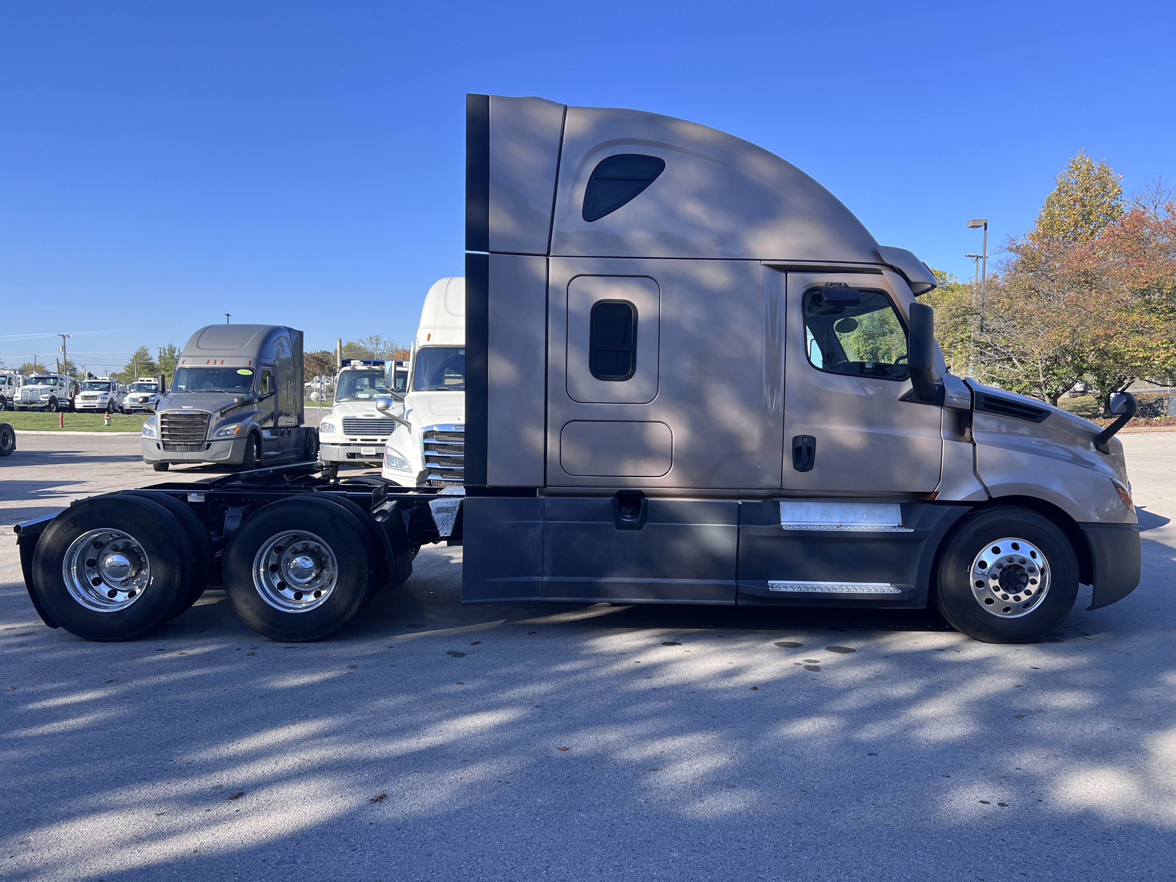 2021 FREIGHTLINER CASCADIA 126SLP - image 8