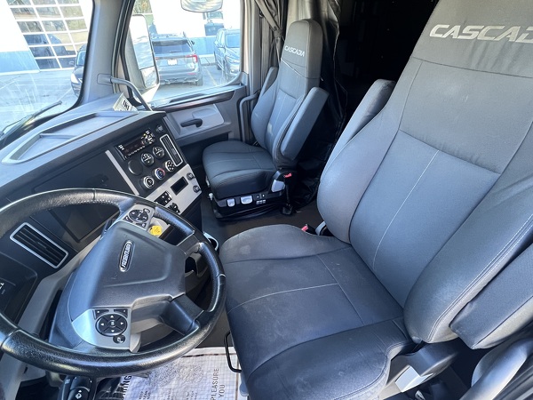 FREIGHTLINER CASCADIA 126SLP 2021