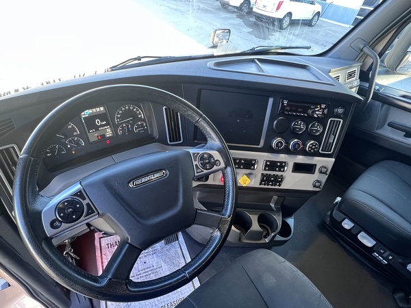 FREIGHTLINER CASCADIA 126SLP 2021