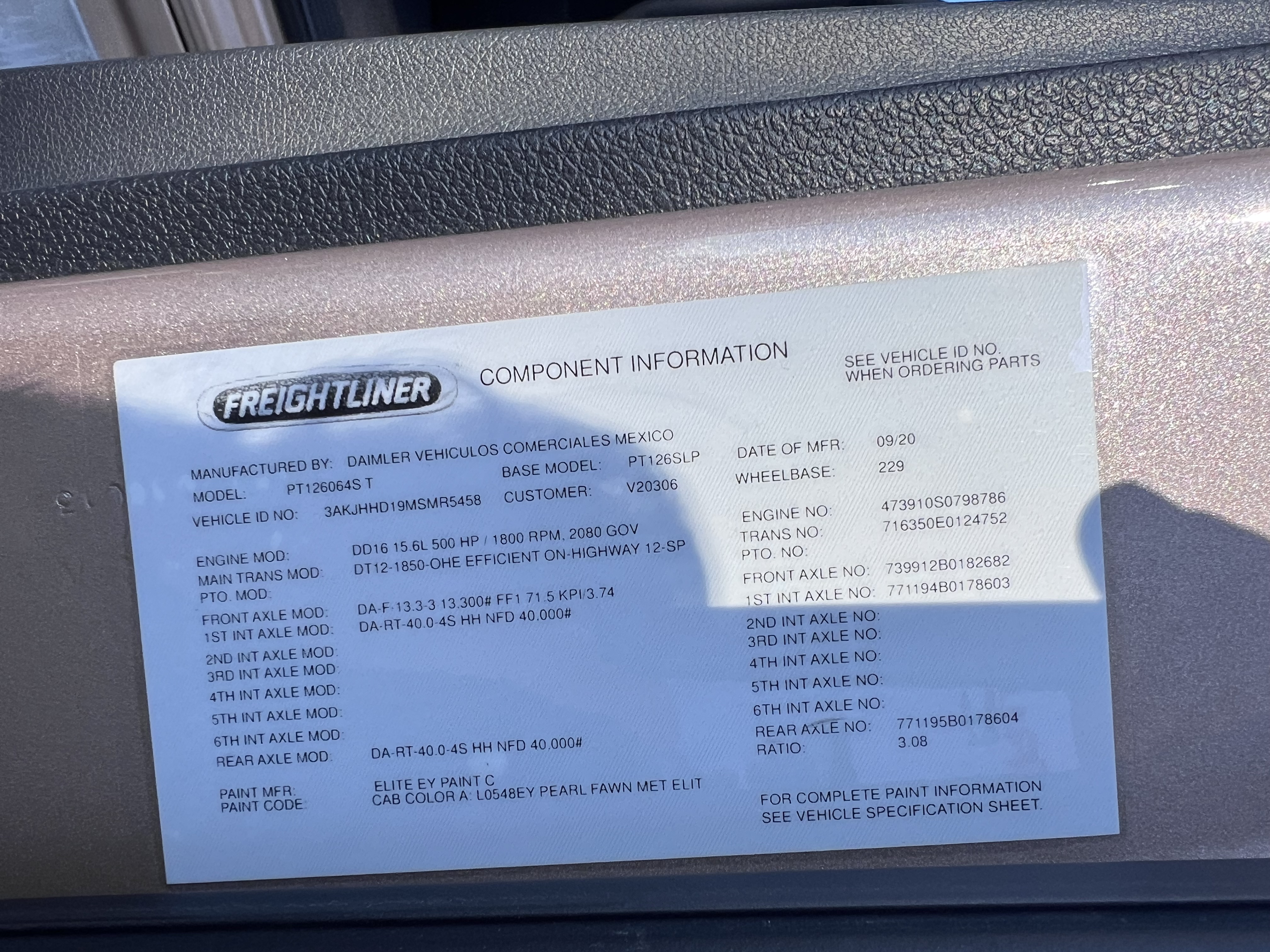 2021 FREIGHTLINER CASCADIA 126SLP - image 25