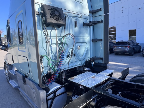 FREIGHTLINER CASCADIA 126SLP 2021