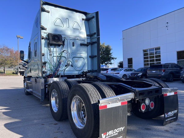 FREIGHTLINER CASCADIA 126SLP 2021