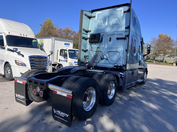 FREIGHTLINER CASCADIA 126SLP 2021