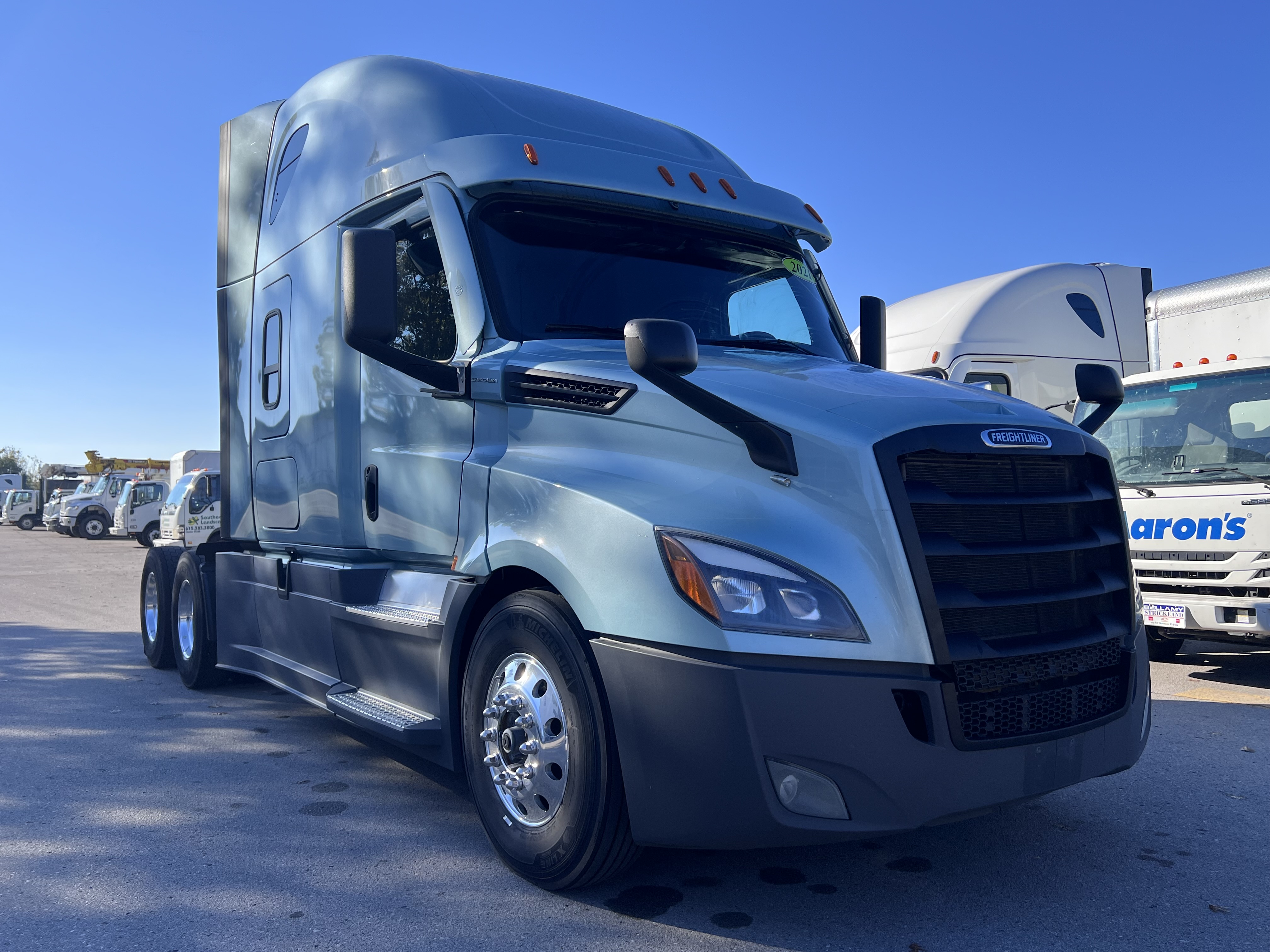 2021 FREIGHTLINER CASCADIA 126SLP - image 8