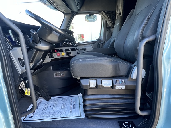 FREIGHTLINER CASCADIA 126SLP 2021