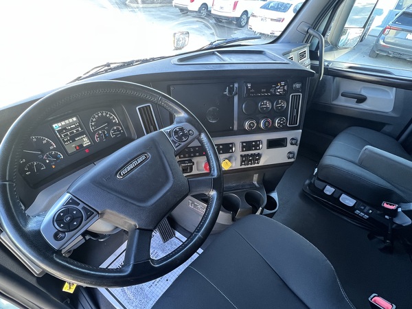 FREIGHTLINER CASCADIA 126SLP 2021