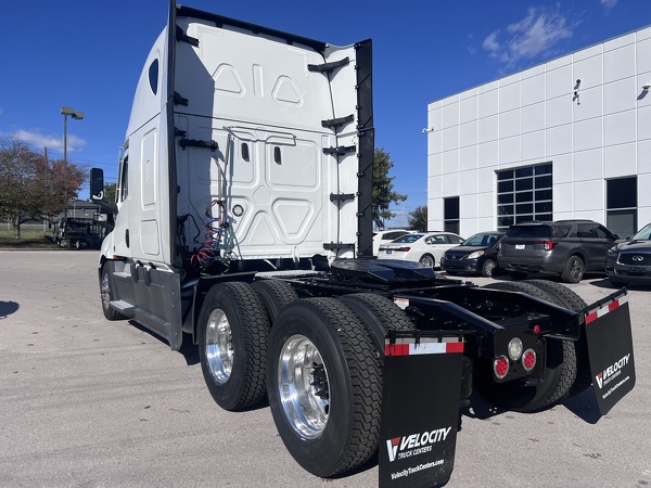 FREIGHTLINER CASCADIA 126SLP 2023