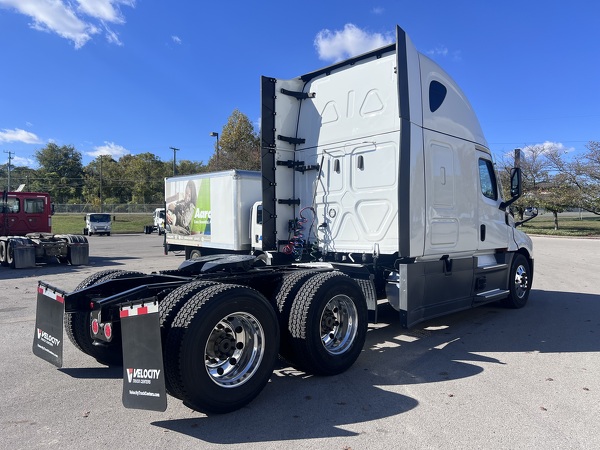 FREIGHTLINER CASCADIA 126SLP 2023