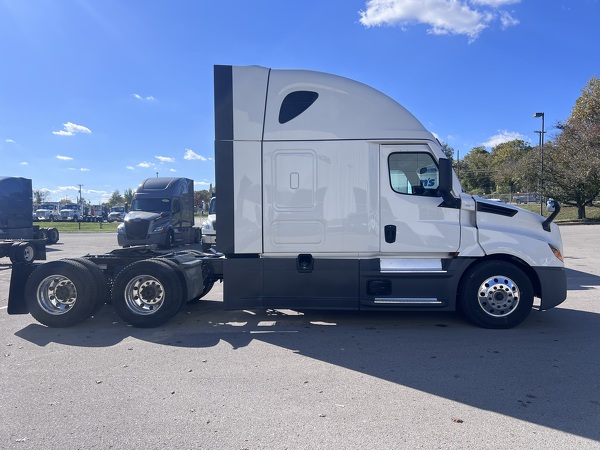 FREIGHTLINER CASCADIA 126SLP 2023