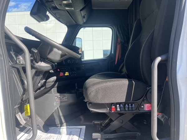 FREIGHTLINER CASCADIA 126SLP 2023