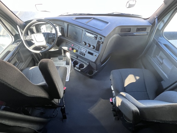 FREIGHTLINER CASCADIA 126SLP 2023