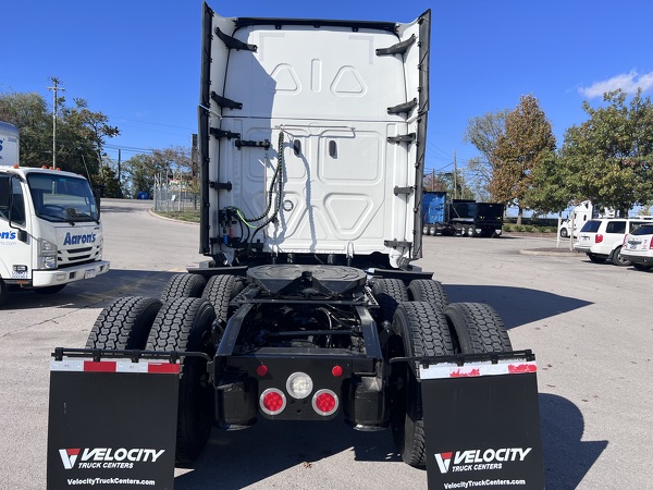 FREIGHTLINER CASCADIA 126SLP 2023