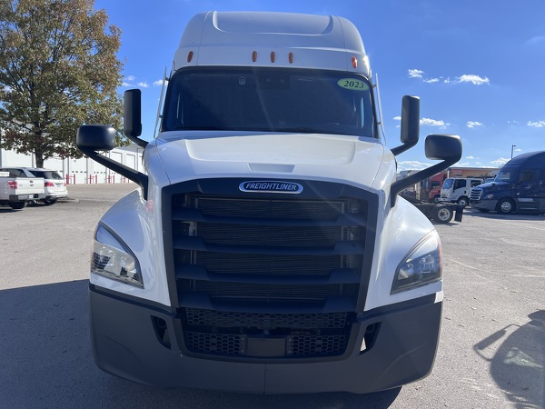 FREIGHTLINER CASCADIA 126SLP 2023