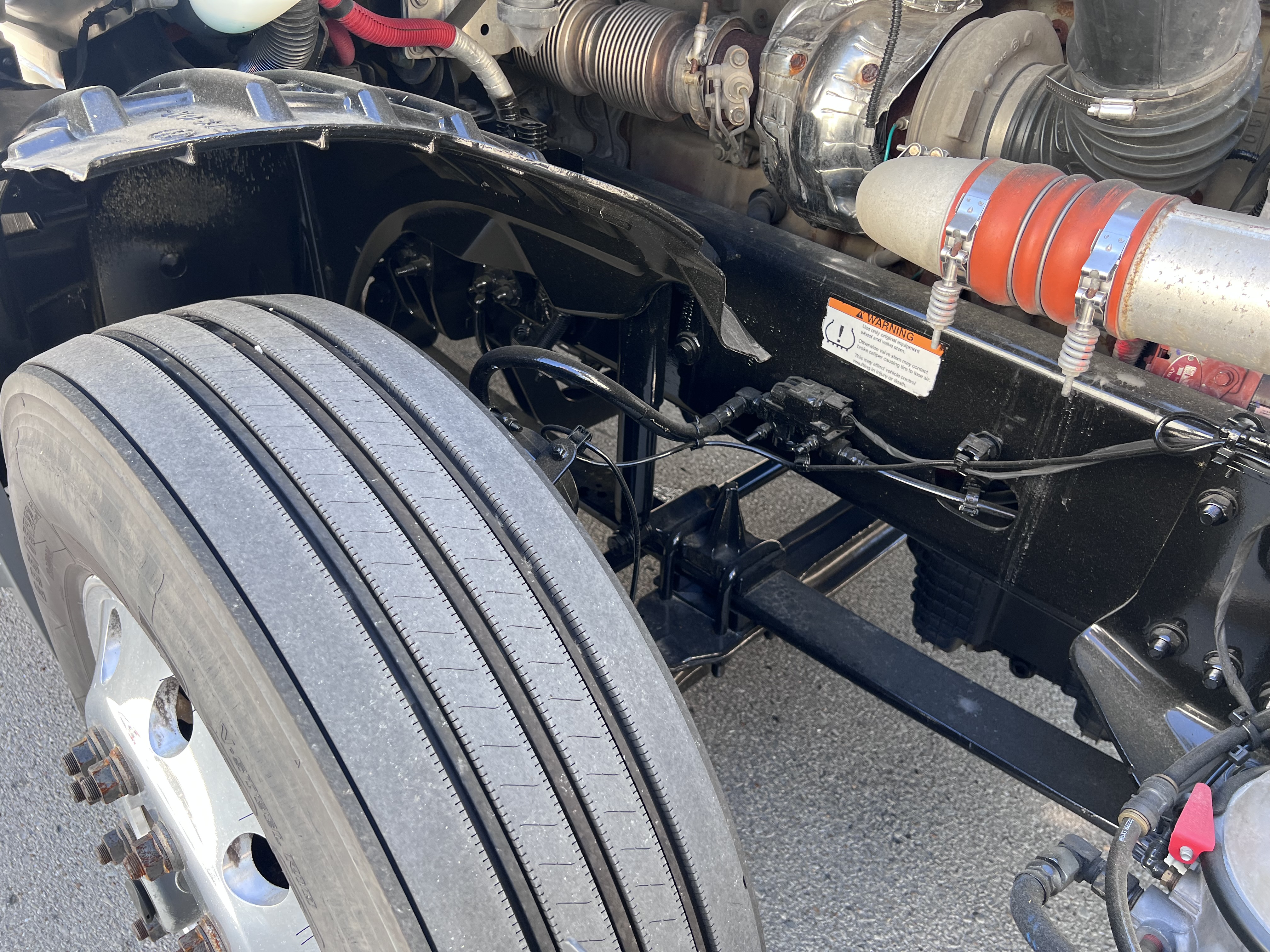 2023 FREIGHTLINER CASCADIA 126SLP - image 11