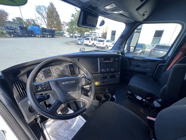 FREIGHTLINER CASCADIA 126SLP 2023