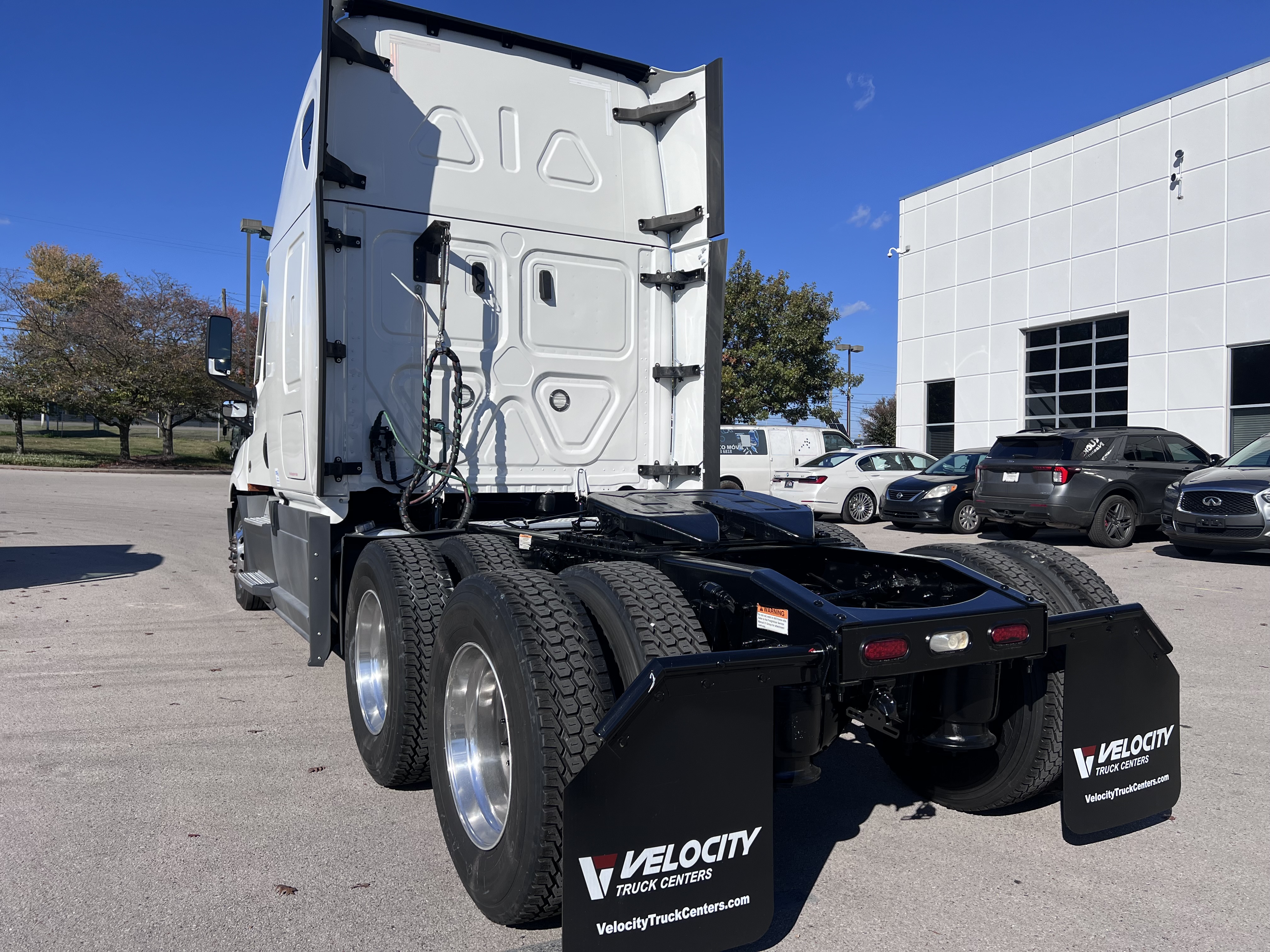 2022 FREIGHTLINER CASCADIA 126SLP - image 4