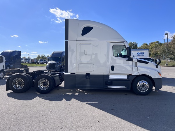 FREIGHTLINER CASCADIA 126SLP 2022