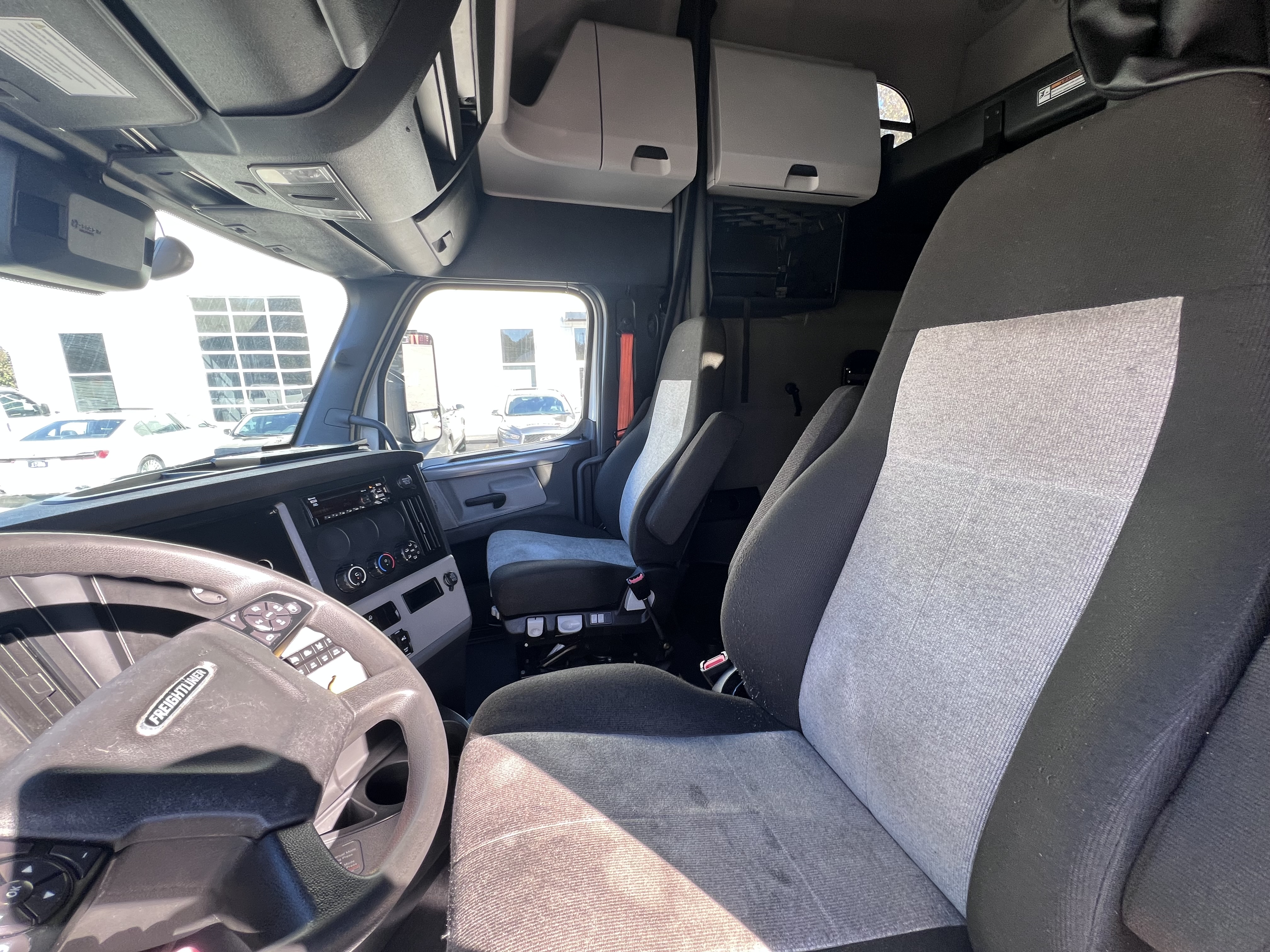 2022 FREIGHTLINER CASCADIA 126SLP - image 15