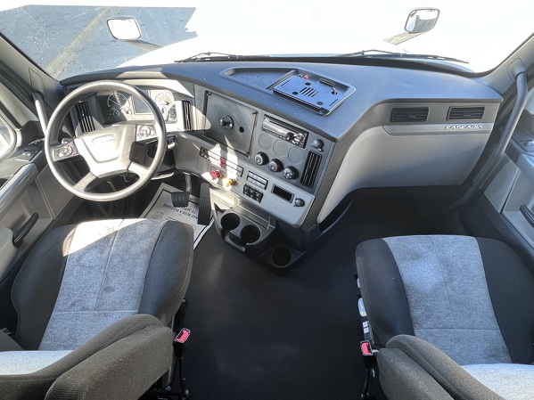 FREIGHTLINER CASCADIA 126SLP 2022