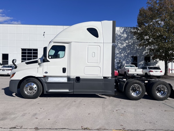 FREIGHTLINER CASCADIA 126SLP 2022