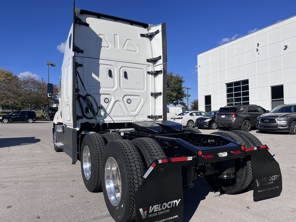 FREIGHTLINER CASCADIA 126SLP 2022