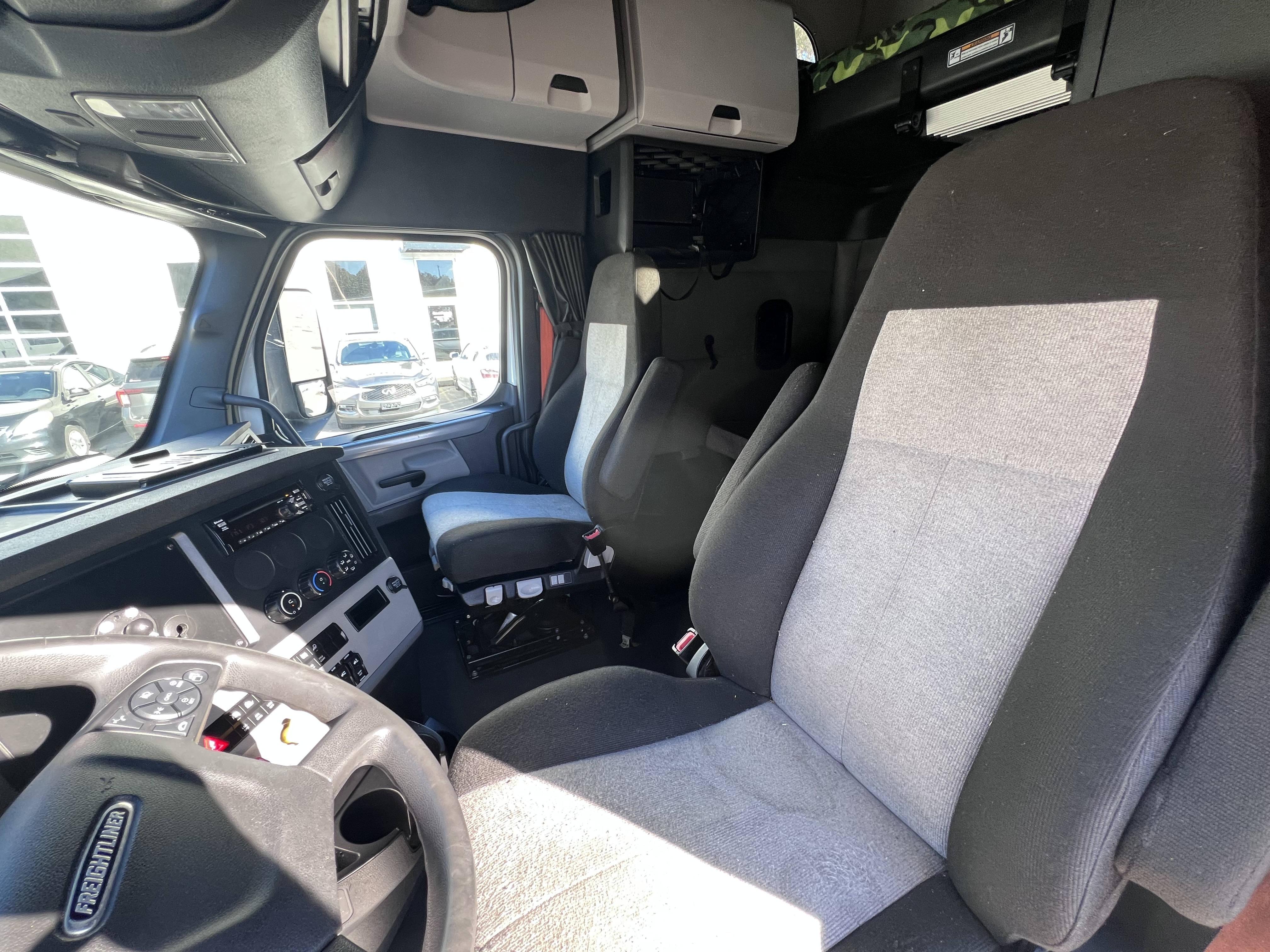 2022 FREIGHTLINER CASCADIA 126SLP - image 15