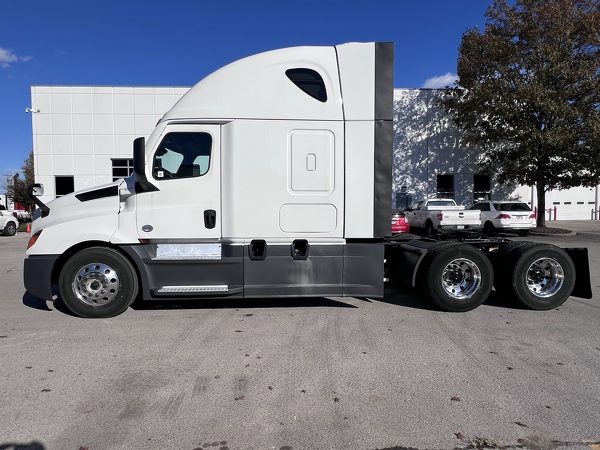 FREIGHTLINER CASCADIA 126SLP 2023