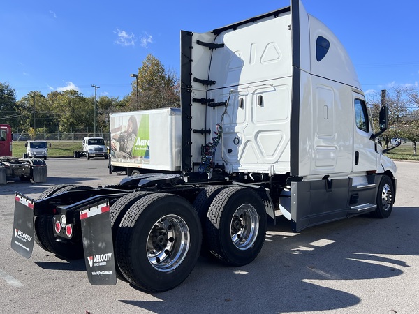 FREIGHTLINER CASCADIA 126SLP 2023