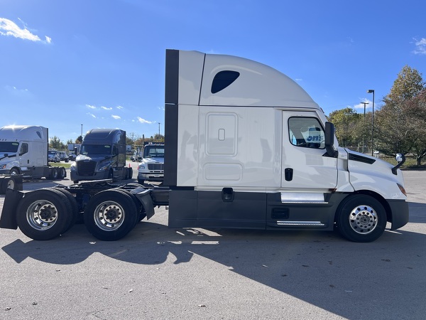 FREIGHTLINER CASCADIA 126SLP 2023