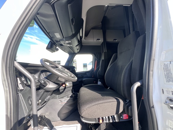 FREIGHTLINER CASCADIA 126SLP 2023