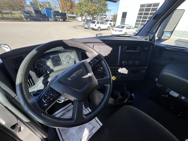 FREIGHTLINER CASCADIA 126SLP 2023