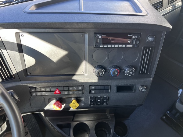 FREIGHTLINER CASCADIA 126SLP 2023