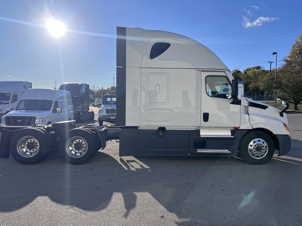 FREIGHTLINER CASCADIA 126SLP 2023