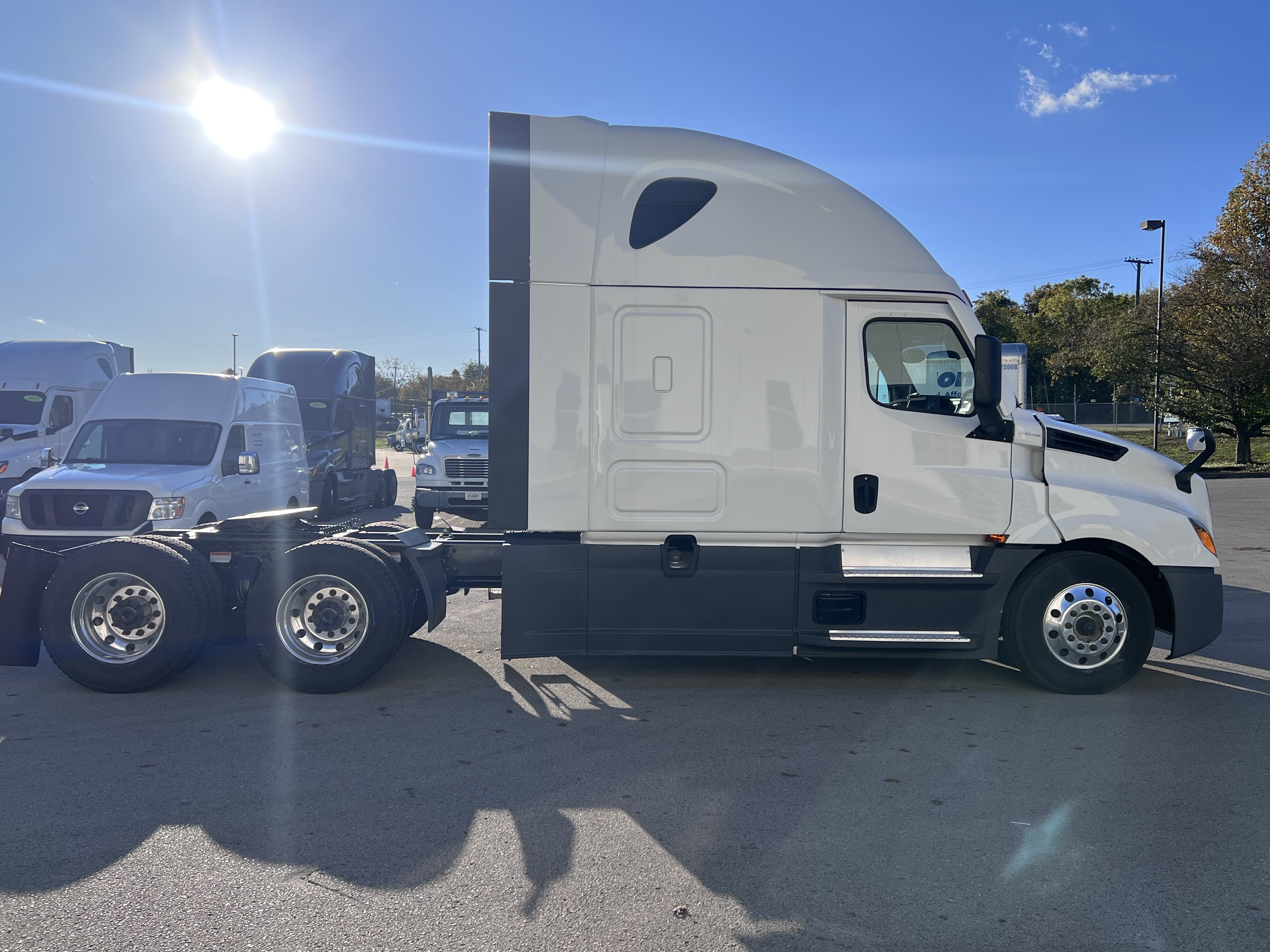 2023 FREIGHTLINER CASCADIA 126SLP - image 7