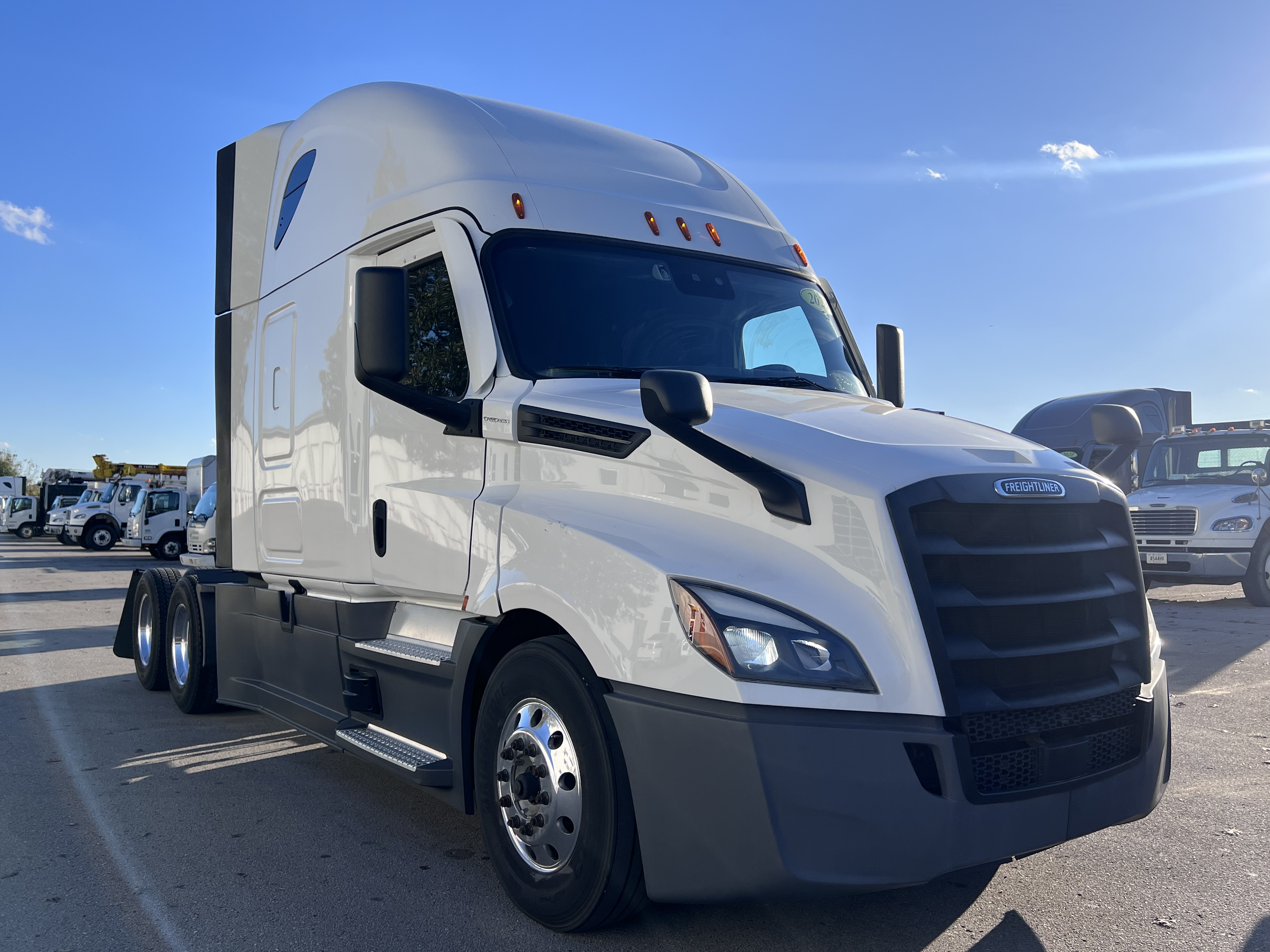 2023 FREIGHTLINER CASCADIA 126SLP - image 8