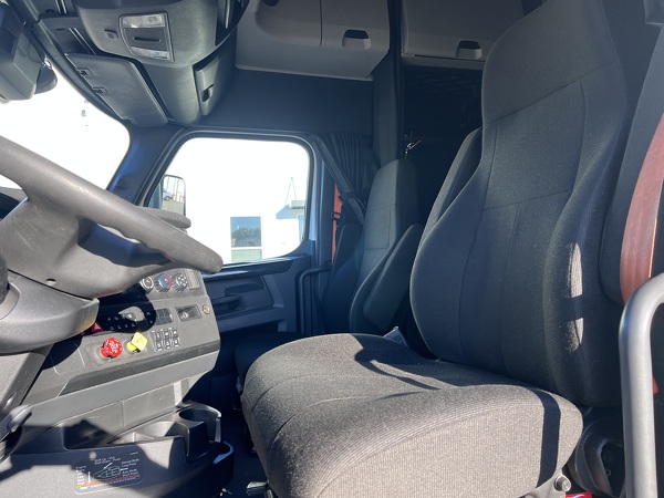 FREIGHTLINER CASCADIA 126SLP 2023