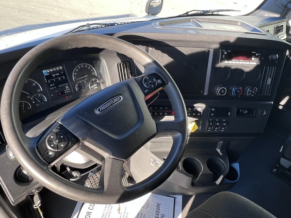 FREIGHTLINER CASCADIA 126SLP 2023