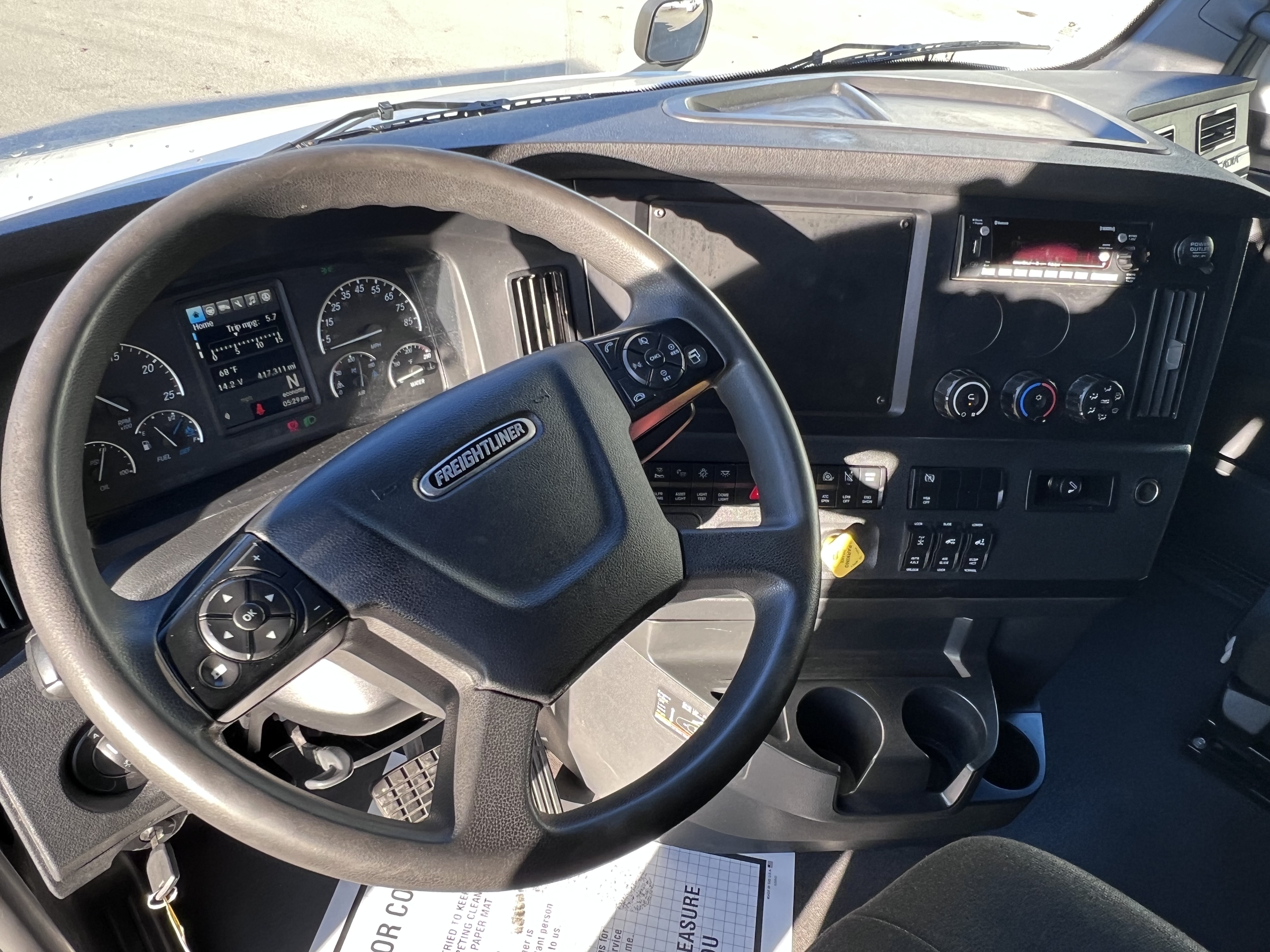 2023 FREIGHTLINER CASCADIA 126SLP - image 16