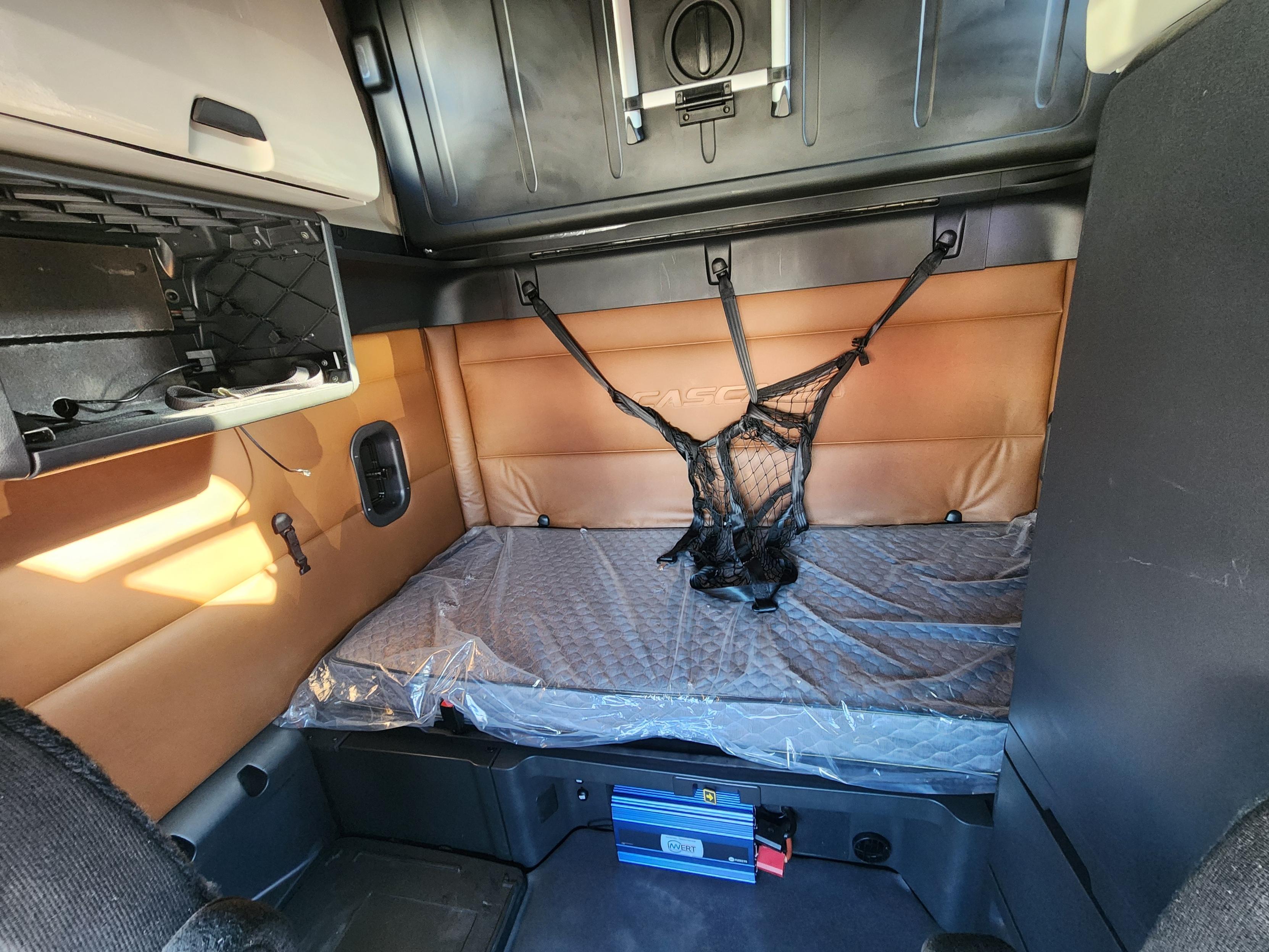 2020 FREIGHTLINER CASCADIA 126SLP - image 22