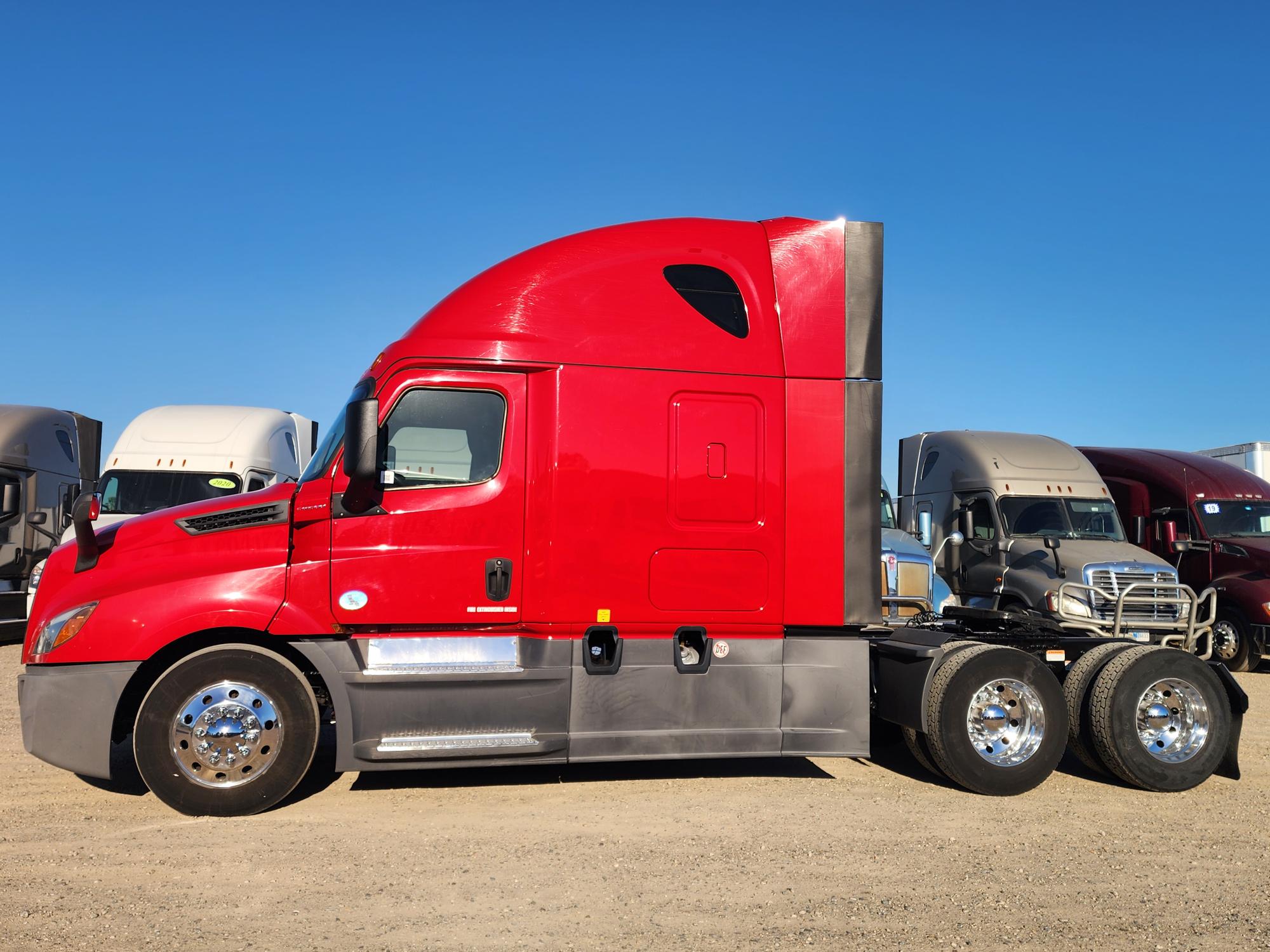 2020 FREIGHTLINER CASCADIA 126SLP - image 3