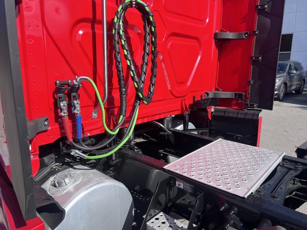 FREIGHTLINER CASCADIA 126SLP 2021